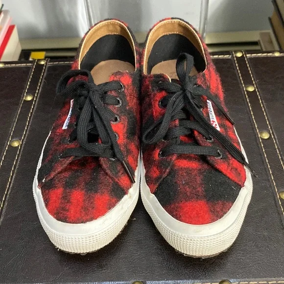 Superga sneakers Size 7 - Picture 2 of 2